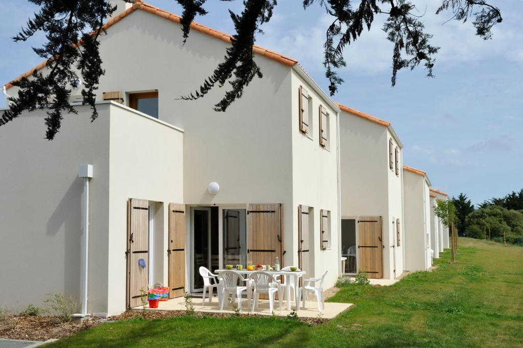 Residence Nemea Les Grands Rochers Les Sables-d'Olonne Exterior photo